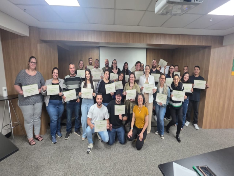 Liderar é inspirar: treinamento com Vanessa Carvalho fortalece competências de liderança em Itatiba Foto